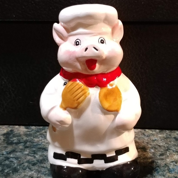 NWOT Salt & Pepper Shakers Chef Pigs - Picture 3 of 6
